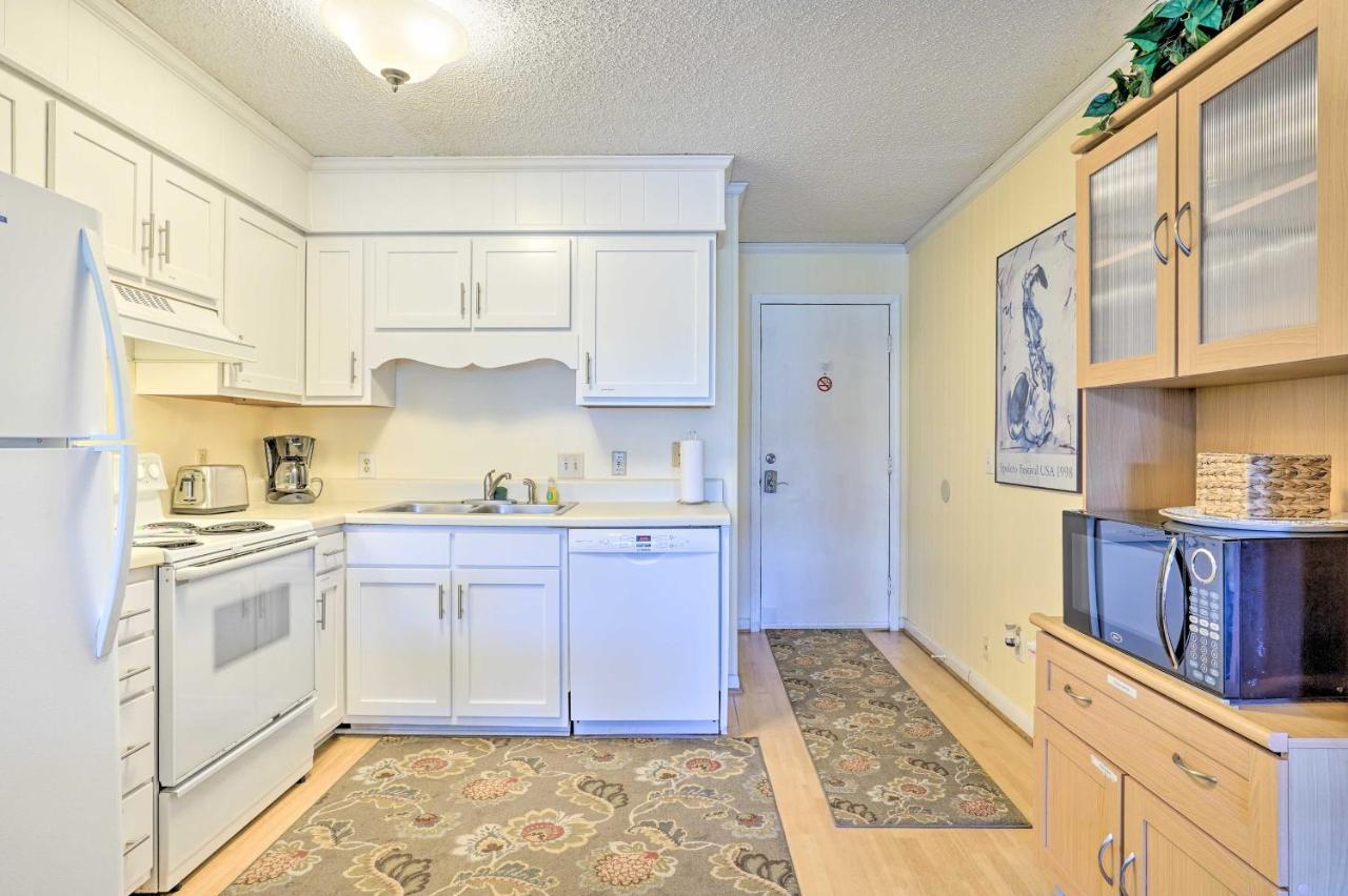 Isle Of Palms Condo With Pool Access Walk To Beach! Exterior photo